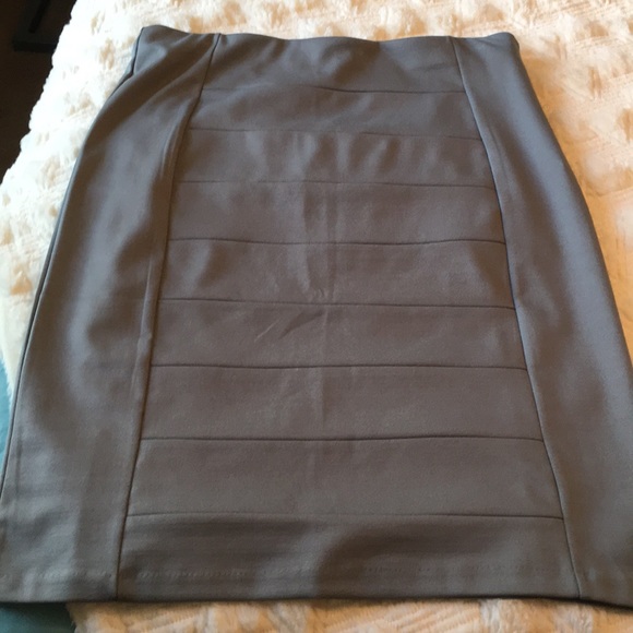 DownEast Dresses & Skirts - Knee length skirt! DownEast Dresses & Skirts - Knee length skirt!